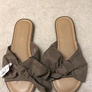 Altared State tan bow sandals